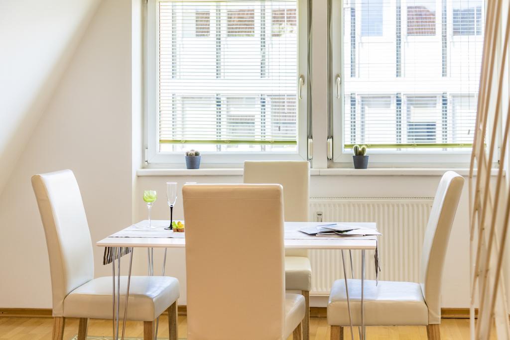 Maisonette Apartment Am Bahnhof - Adults Only Innsbruck Eksteriør billede