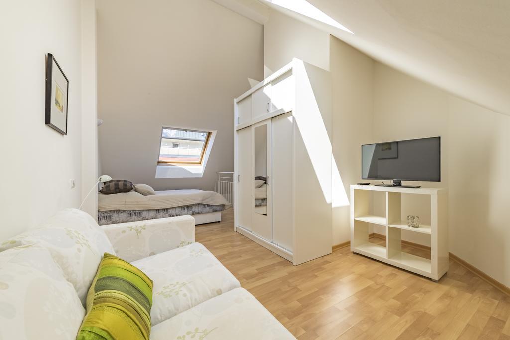 Maisonette Apartment Am Bahnhof - Adults Only Innsbruck Eksteriør billede