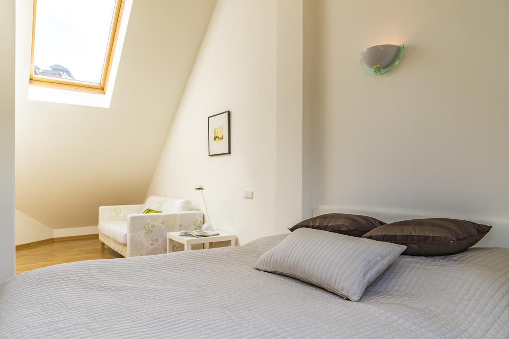 Maisonette Apartment Am Bahnhof - Adults Only Innsbruck Eksteriør billede