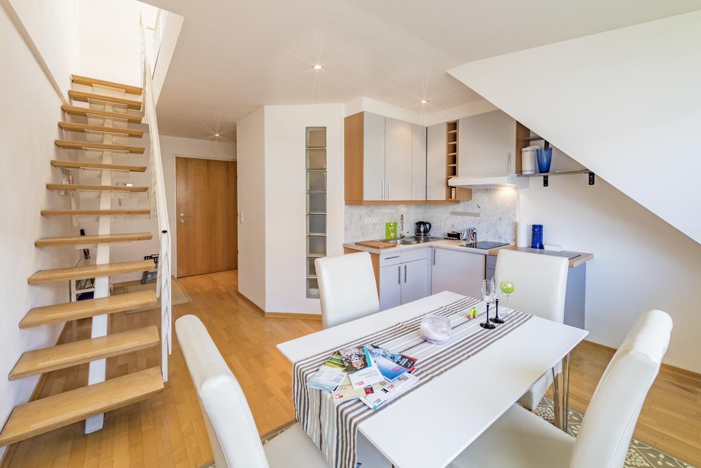 Maisonette Apartment Am Bahnhof - Adults Only Innsbruck Eksteriør billede