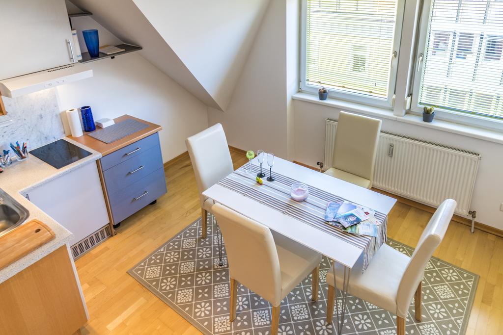 Maisonette Apartment Am Bahnhof - Adults Only Innsbruck Eksteriør billede