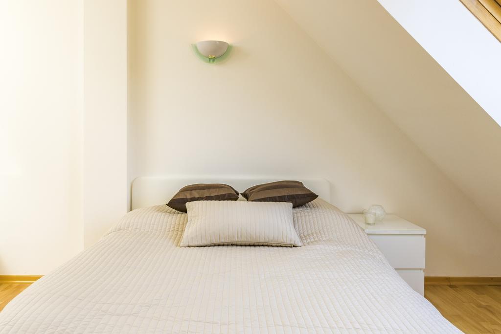 Maisonette Apartment Am Bahnhof - Adults Only Innsbruck Eksteriør billede