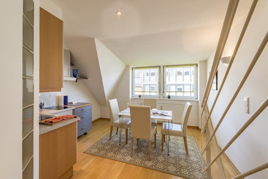 Maisonette Apartment Am Bahnhof - Adults Only Innsbruck Eksteriør billede