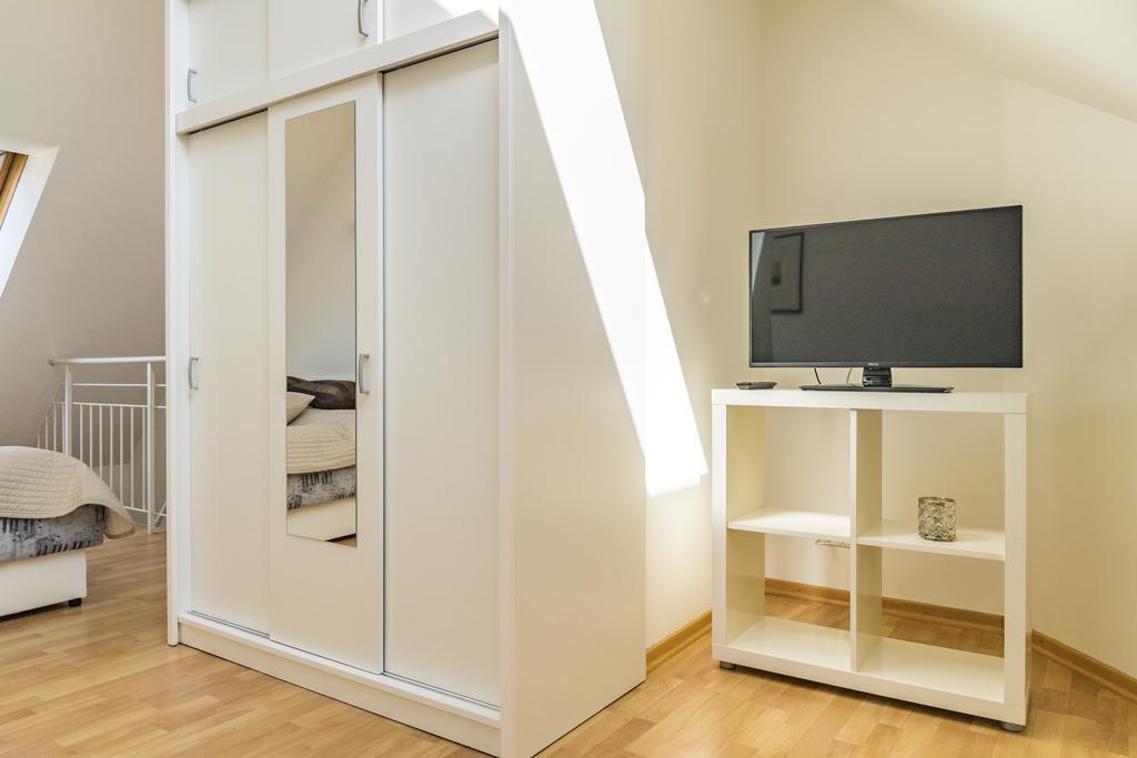Maisonette Apartment Am Bahnhof - Adults Only Innsbruck Eksteriør billede