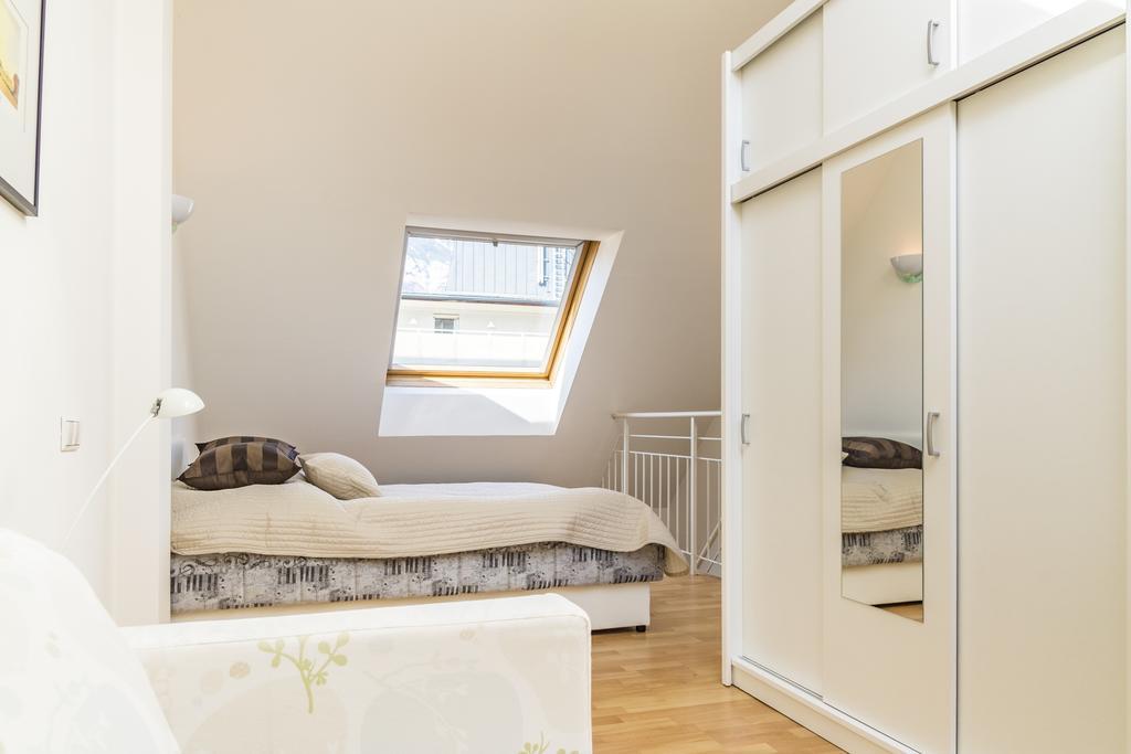 Maisonette Apartment Am Bahnhof - Adults Only Innsbruck Eksteriør billede
