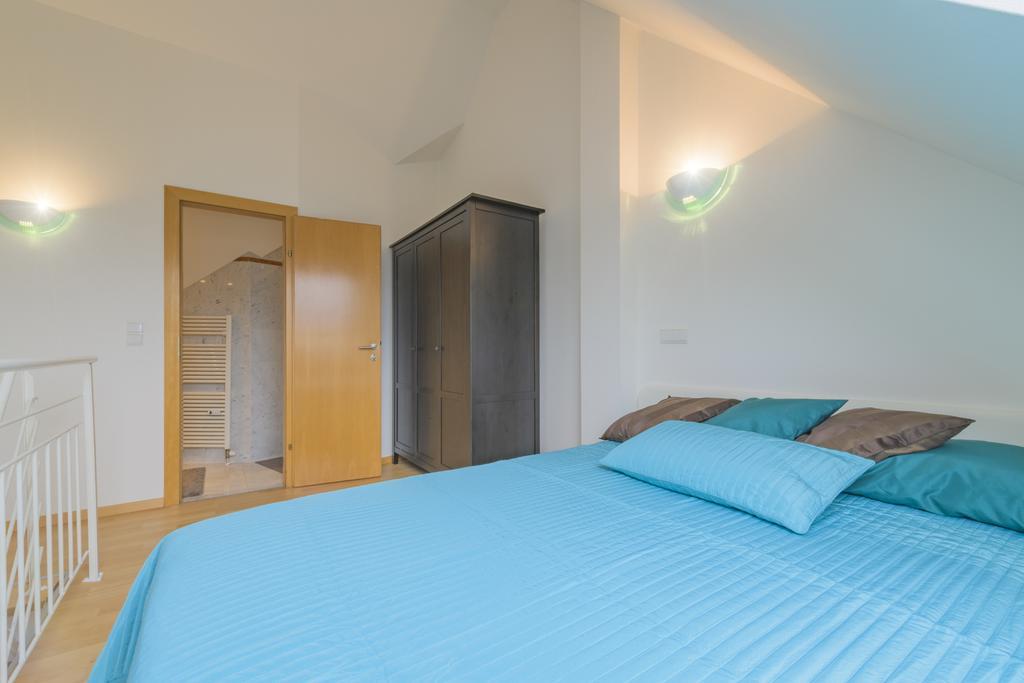 Maisonette Apartment Am Bahnhof - Adults Only Innsbruck Eksteriør billede