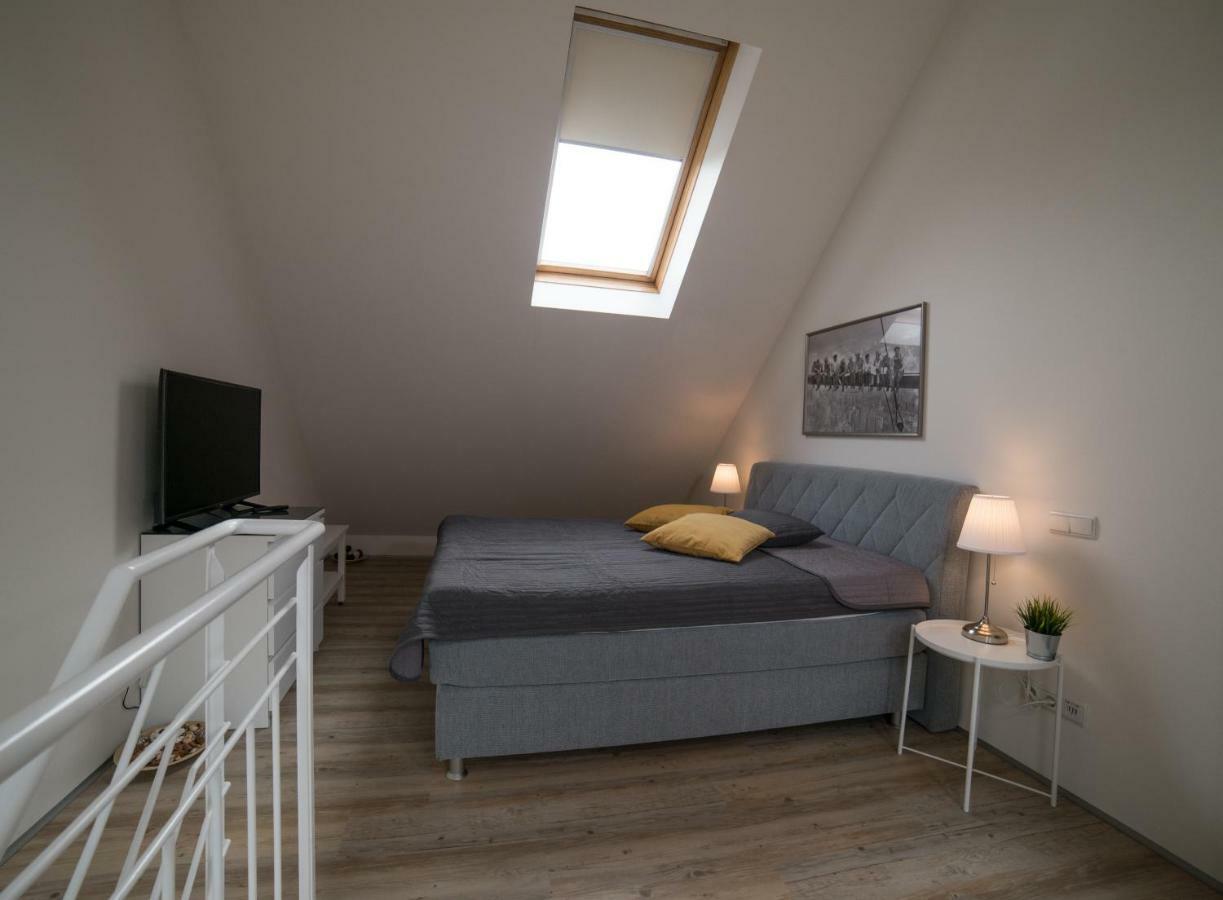 Maisonette Apartment Am Bahnhof - Adults Only Innsbruck Eksteriør billede